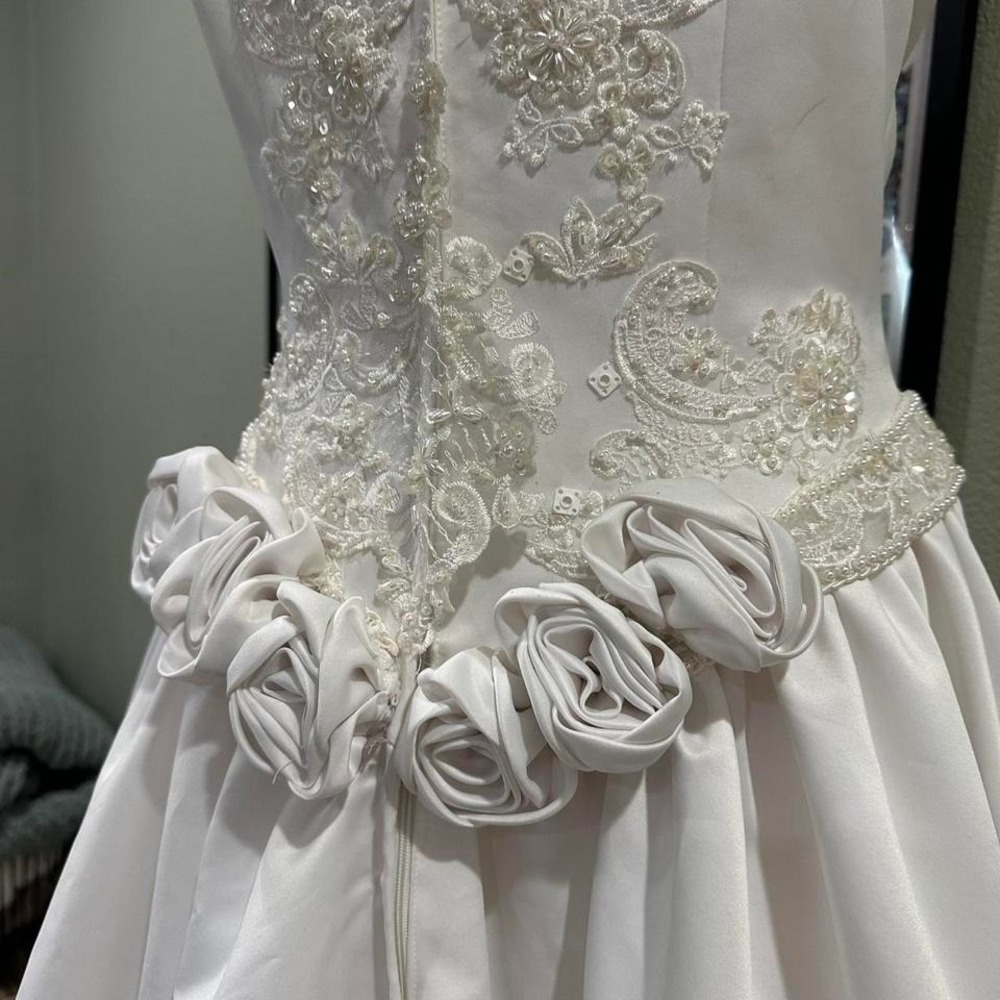 Vintage Wedding Dress - Bridal by Justine sz 12 Floor length wedding gown - Picture 6 of 8